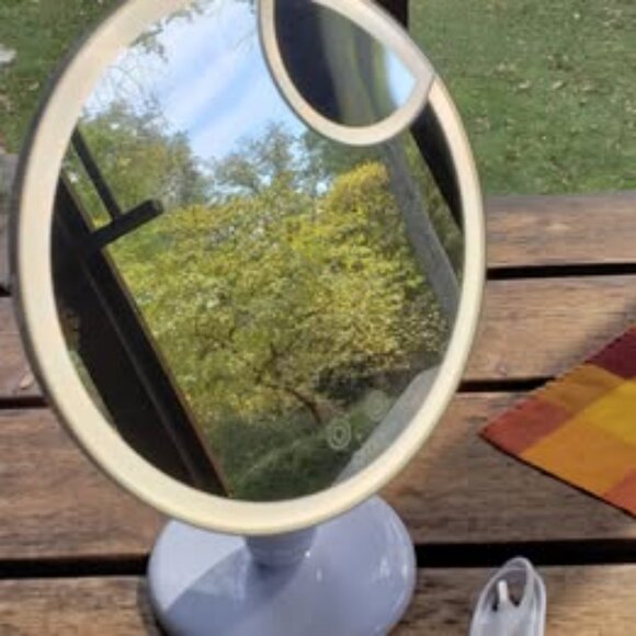 BRAND NEW PMD Reflect Pro Professional Beauty Mirror, retails $179 - Picture 4 of 5
